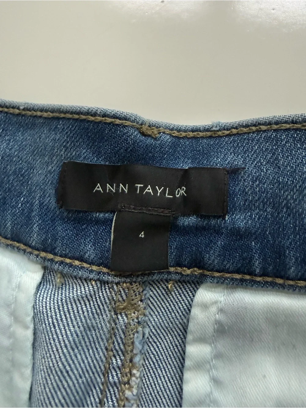 Ann Taylor The Trouser Wide Legged Jeans Size 4